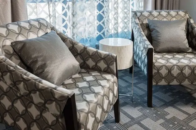 Oda, 1 En Büyük (King) Boy Yatak (Mini Fridge/Microwave)