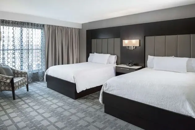 Oda, 2 Büyük (Queen) Boy Yatak, Engellilere Uygun, Küvet