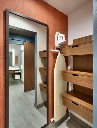 Oda, 1 En Büyük (King) Boy Yatak, Balkon, Köşe