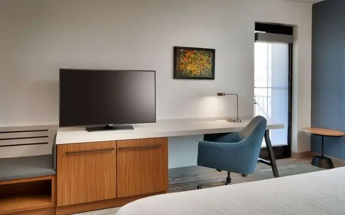 Oda, 1 En Büyük (King) Boy Yatak, Balkon, Köşe