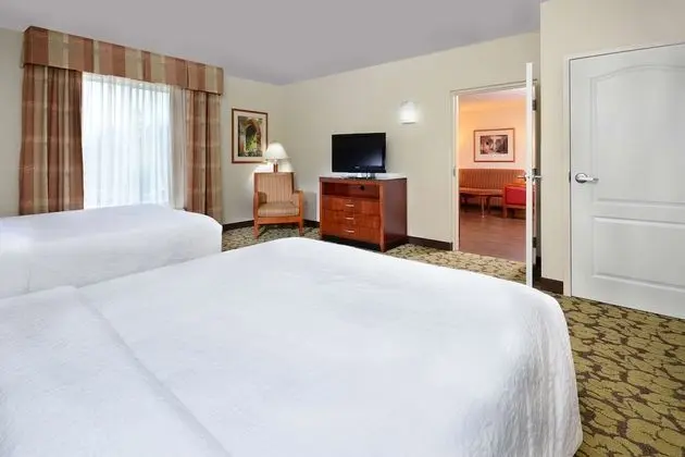 Garden Suite, 2 Queen Beds, Mobility/Hearing Accessible, Roll-In Shower