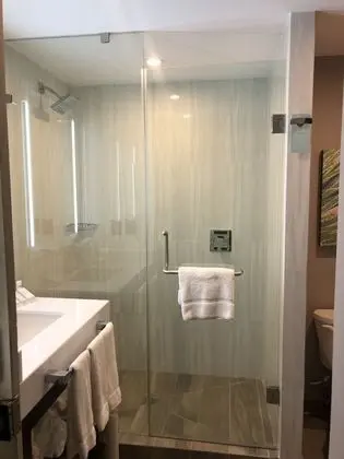 Oda, 2 Büyük (Queen) Boy Yatak, Sigara İçilmez, Balkon