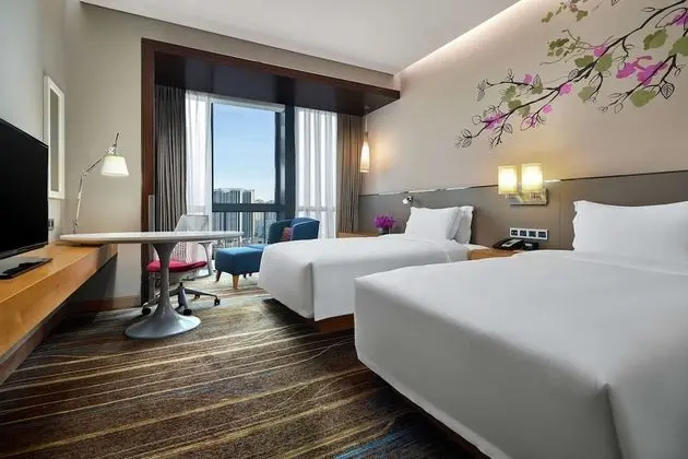 Oda, 2 Tek Kişilik Yatak, Şehir Manzaralı
