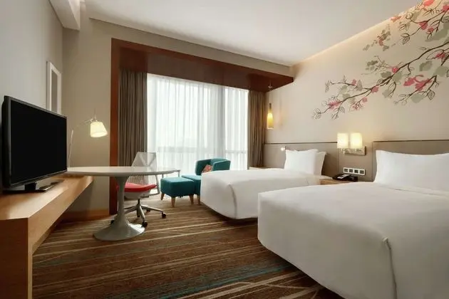 Oda, 2 Tek Kişilik Yatak, Şehir Manzaralı