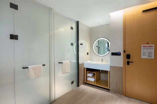 Deluxe Oda, 1 En Büyük (King) Boy Yatak