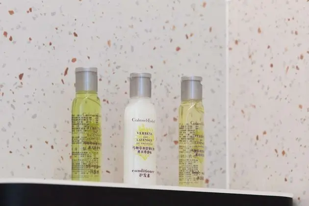 Deluxe Oda, 1 En Büyük (King) Boy Yatak