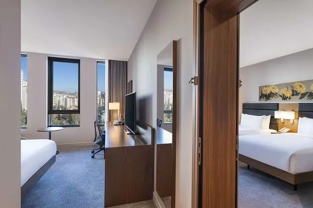 Family Oda, 1 En Büyük (King) Boy Yatak (Connecting Rooms)