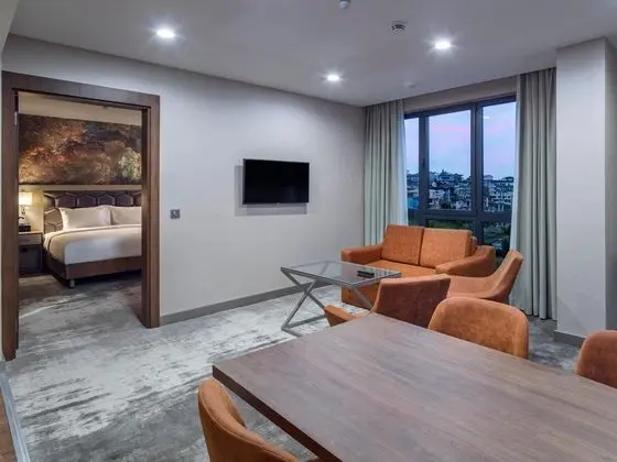 Suite,Şehir Manzaralı,Jakuzili