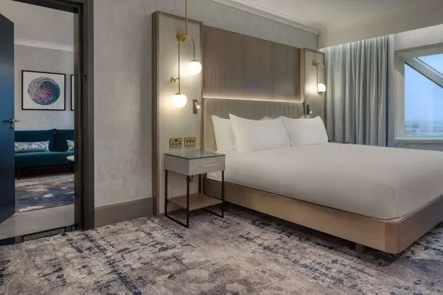 Executive 2 Bedroom Suite (2 rooms, 2 beds, occupancy 4)