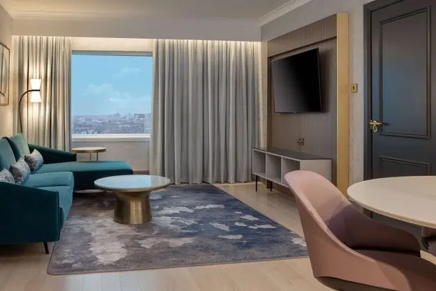 Executive 2 Bedroom Suite (2 rooms, 2 beds, occupancy 4)