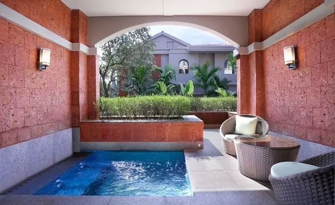 King Premium Room with Whirlpool Bath