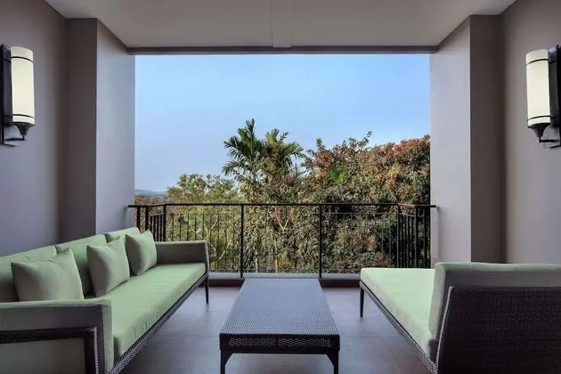 King Superior Patio Room