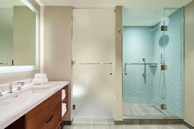 Oda, 2 Çift Kişilik Yatak, Engellilere Uygun (3x3 Shower)
