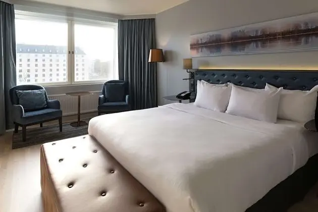 Süit, 1 En Büyük (King) Boy Yatak, Kanal Manzaralı