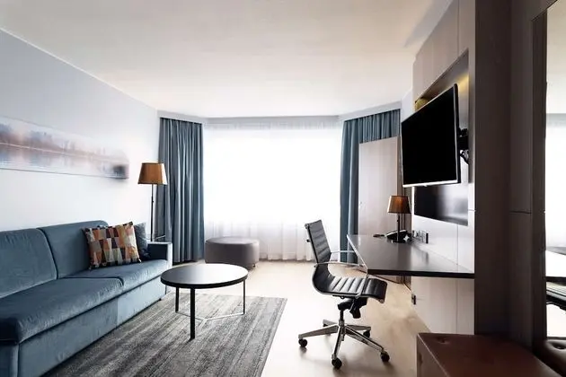 Süit, 1 En Büyük (King) Boy Yatak, Kanal Manzaralı