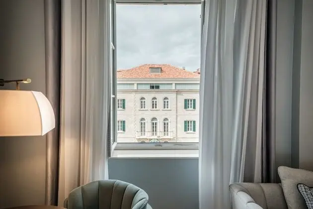 Twin Guest Room