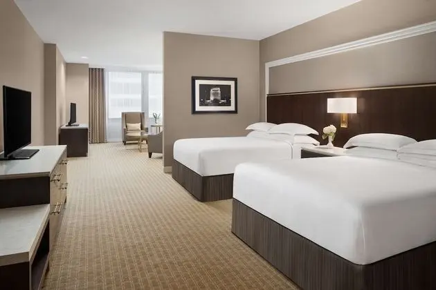 Junior Süit, Buzdolabı (2 Queen Beds with Sofa Bed)