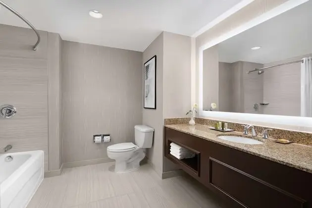Junior Süit, Buzdolabı (2 Queen Beds with Sofa Bed)