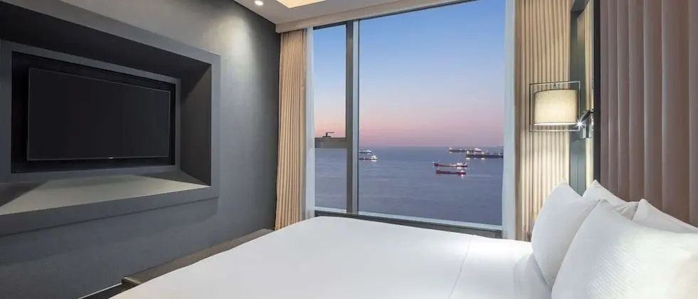 Grand Family Suite with Sea View