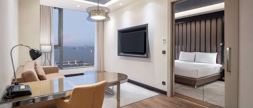 One Bedroom Suite with Sea View