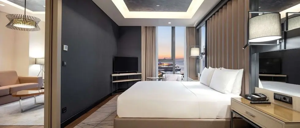 One Bedroom Suite with Sea View