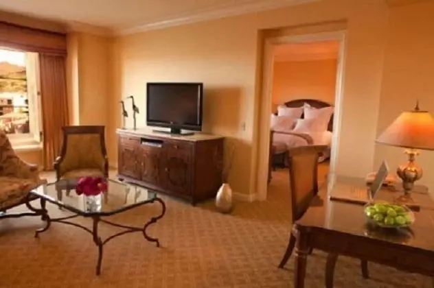 Signature King Suite