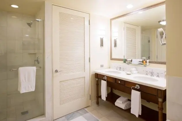 Signature King Suite