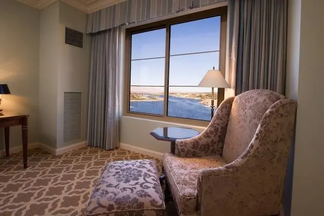 Signature King Suite