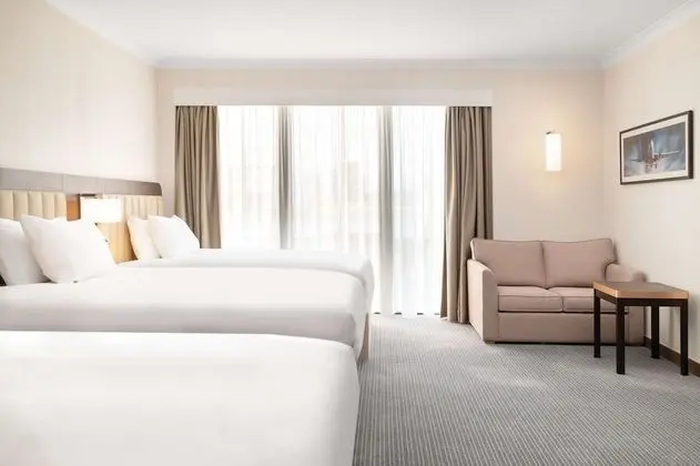 Family Oda (Deluxe,01 King and 02 Queen Beds)