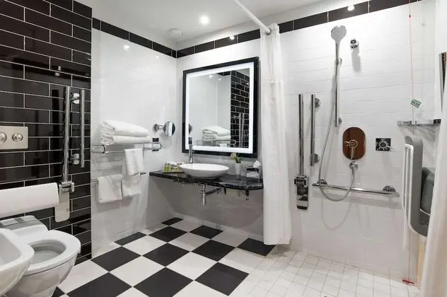 Oda, 1 Büyük (Queen) Boy Yatak, Engellilere Uygun, Business Dinlenme Salonu Kullanımı