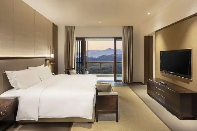 Oda, 1 En Büyük (King) Boy Yatak, Küvet, Koy Manzaralı (River/Mountain View, Hot Tub)