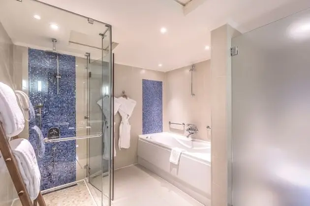 Deluxe Room, 1 King Bed, Sea View