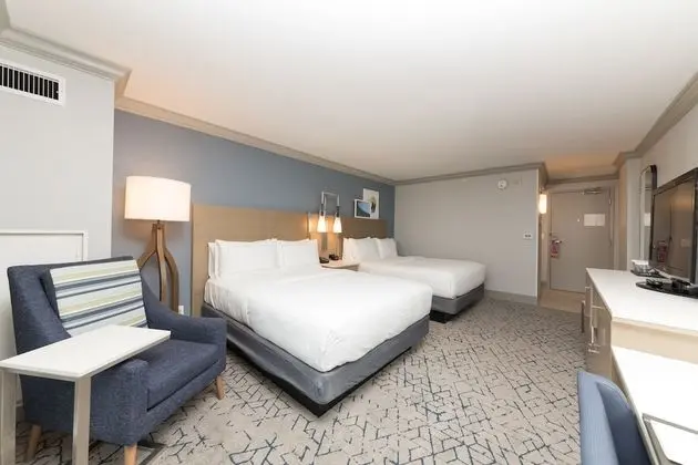 Oda, 2 Büyük (Queen) Boy Yatak