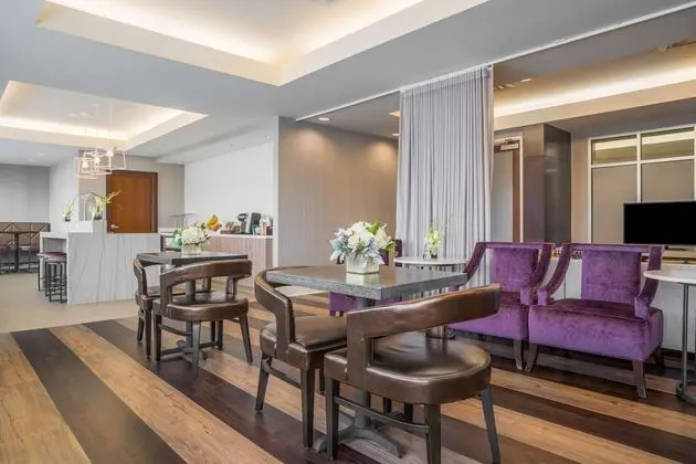 Executive Oda, 1 En Büyük (King) Boy Yatak, Business Dinlenme Salonu Kullanımı