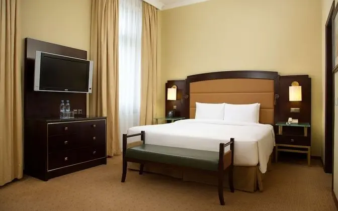 Deluxe Room, 1 King Bed