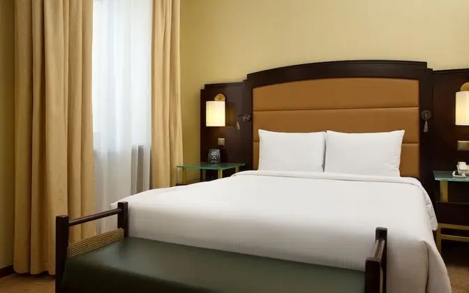 Deluxe Room, 1 Queen Bed