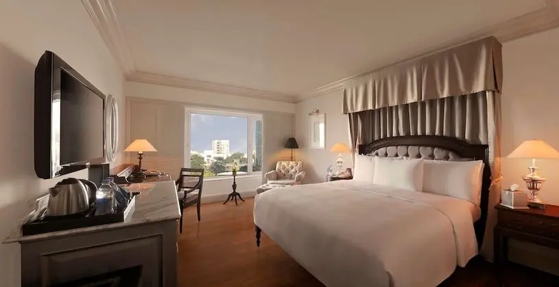Hilton, Executive Oda, Business Dinlenme Salonu Kullanımı, Şehir Manzaralı