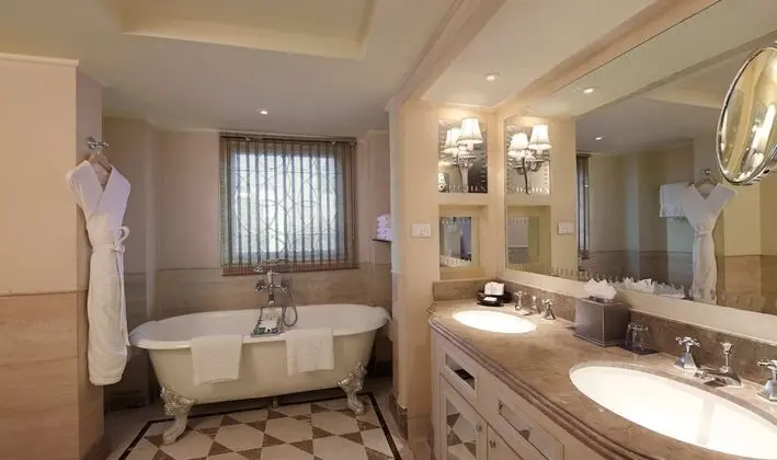 King Majestic Suite