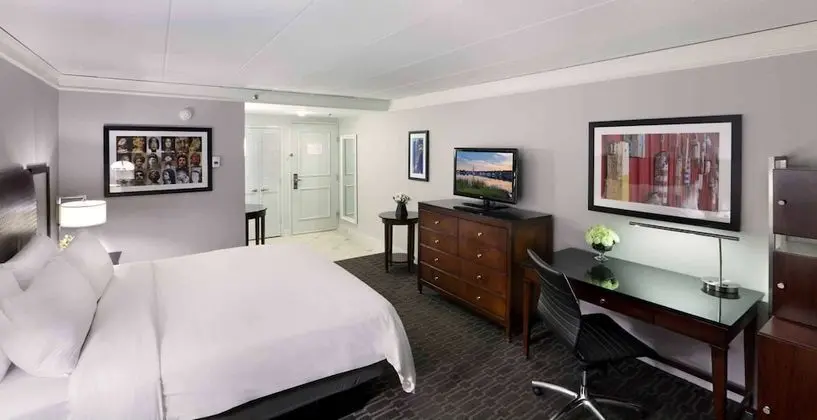 One King Bed Deluxe