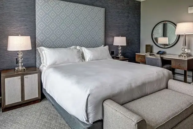 ADA Accessible Room, 1 King Bed, Accessible (Hearing)
