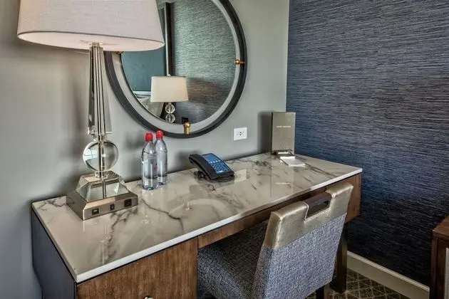ADA Accessible Room, 1 King Bed, Accessible (Hearing)