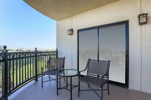 King Room, Balkon