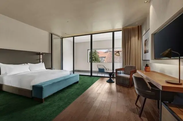 Deluxe Tek Büyük Yataklı Oda, Balkon