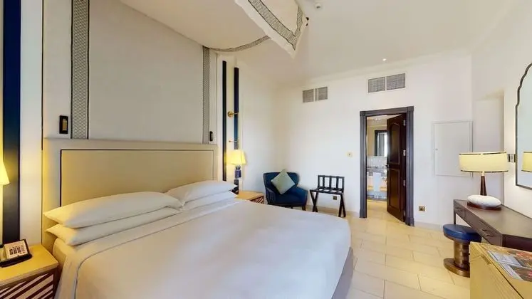 KING SEA VIEW VILLA