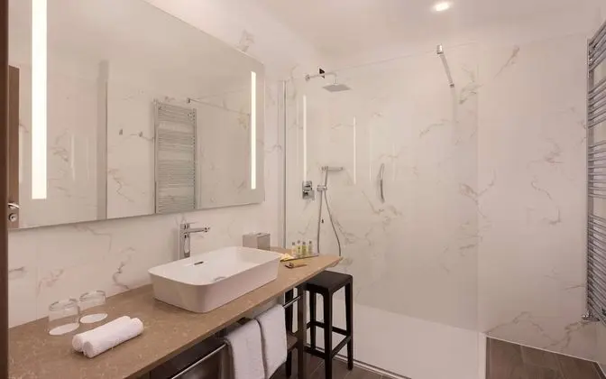 Oda, 1 En Büyük (King) Boy Yatak, Manzaralı