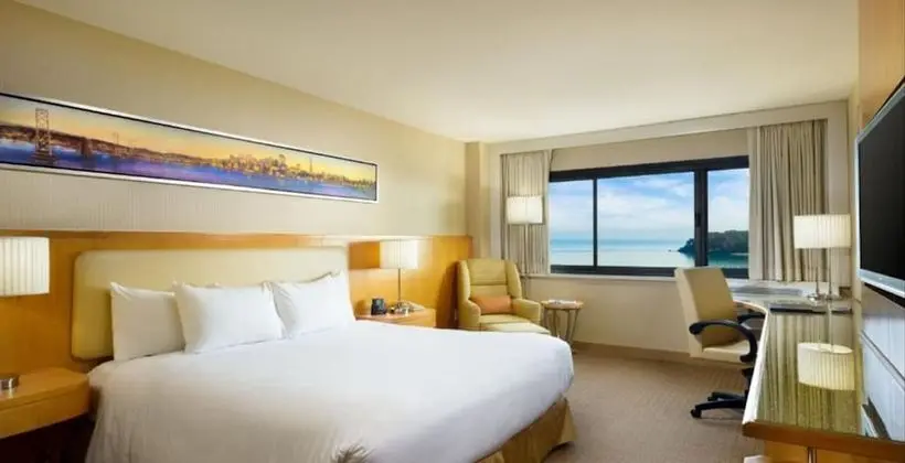 King Deluxe Bayview - Resort Fee Waived