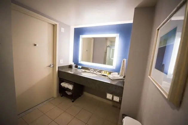Oda, 2 Büyük (Queen) Boy Yatak, Engellilere Uygun (3x3 Shower)