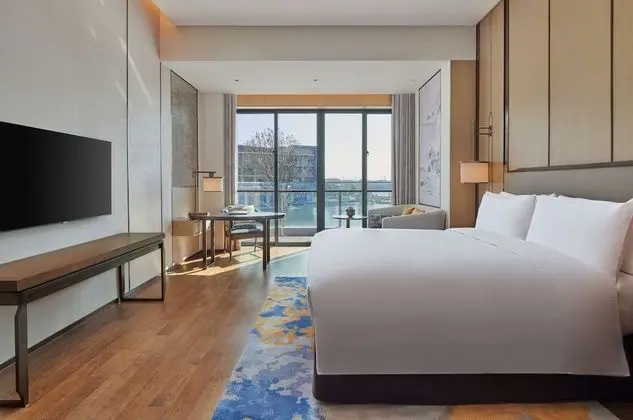 Deluxe Oda, 1 En Büyük (King) Boy Yatak