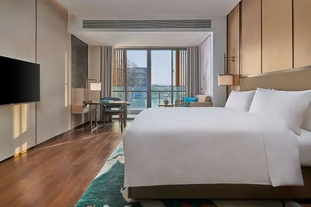 Deluxe Oda, 1 En Büyük (King) Boy Yatak