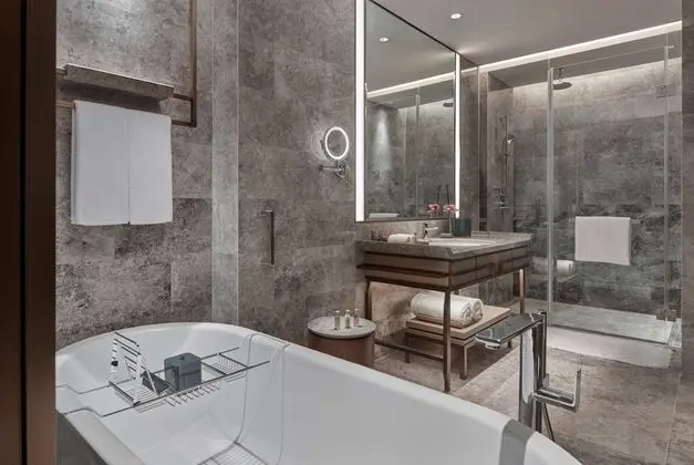 Deluxe Oda, 1 En Büyük (King) Boy Yatak